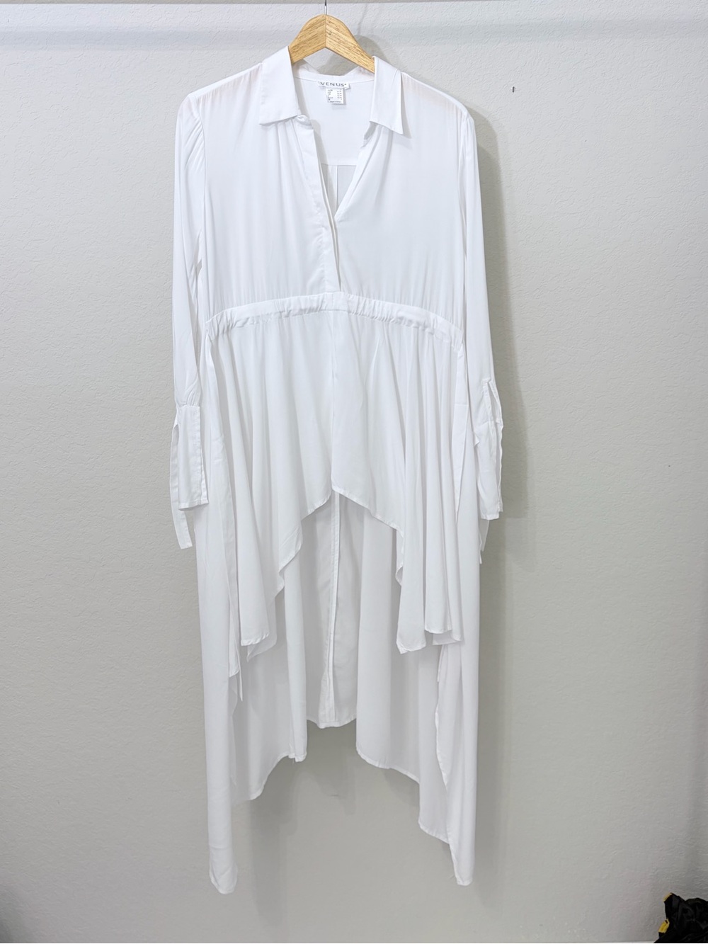 VENUS White Collared Blouse with Size S